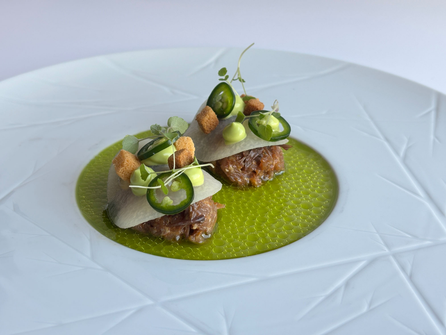 Ossenworst, citroenmelisse, koolrabi, jalapeno